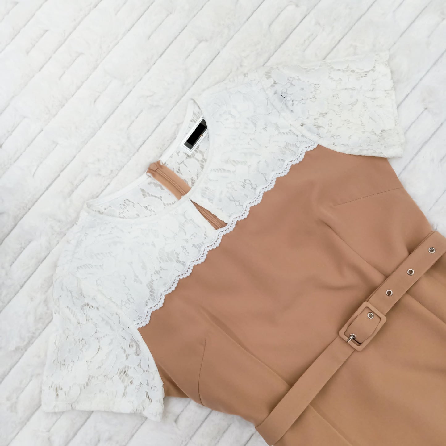 Keyhole Neckline Lace Trim Belted Knee-Length Dress