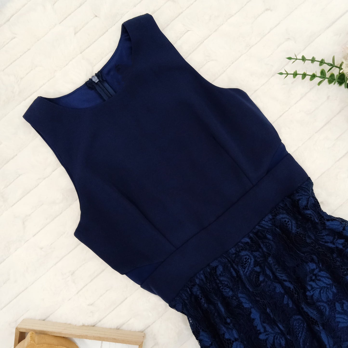 Sleeveless Floral Lace Maxi Dress