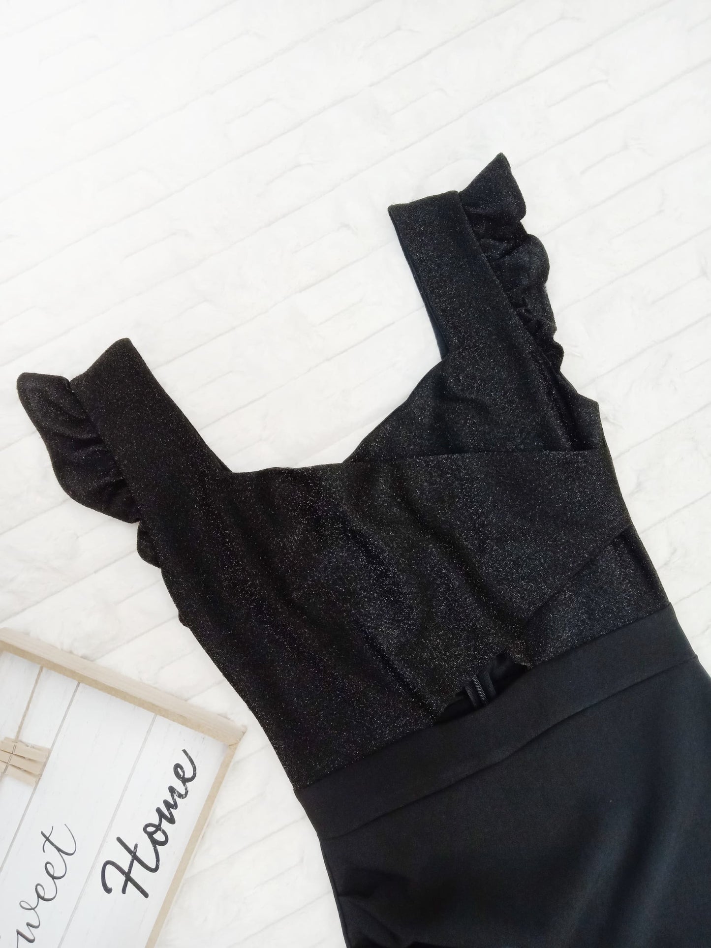 Cap-Sleeve Criss Cross Cutout Midi Dress