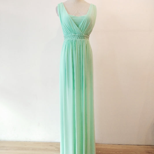 SIeeveless Overlay Gown