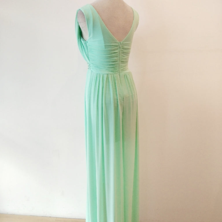 SIeeveless Overlay Gown