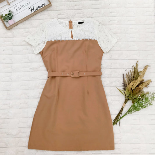 Keyhole Neckline Lace Trim Belted Knee-Length Dress