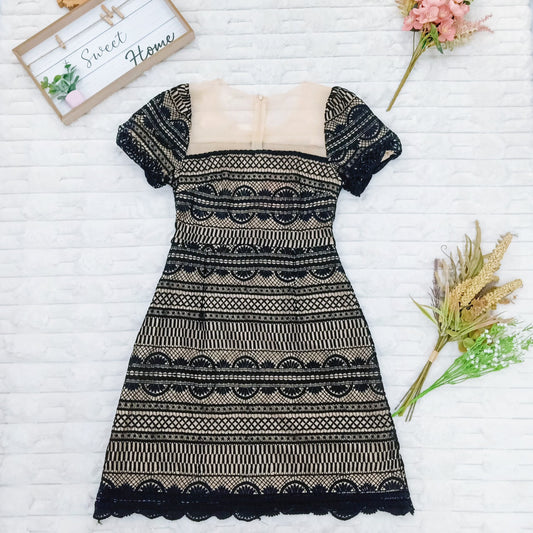 Illusion Guipure Lace Puff Sleeves Midi Dress