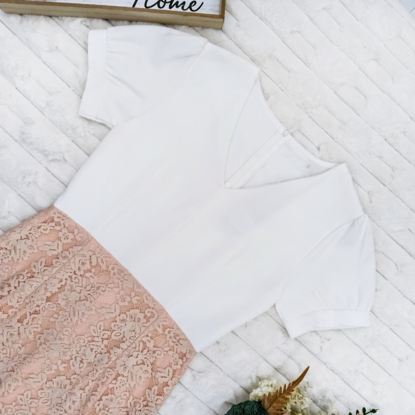 Two-Tone V-Neck Floral Lace Midi Dress