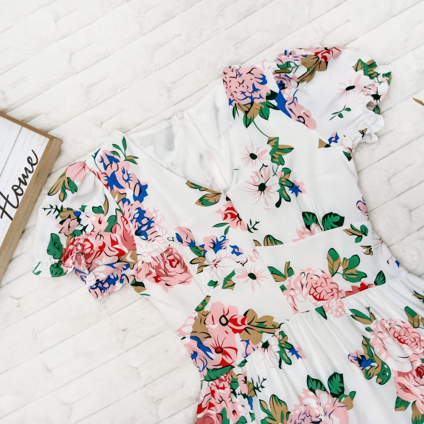 V-Neck Puff Sleeves Floral Printed Midi Dress