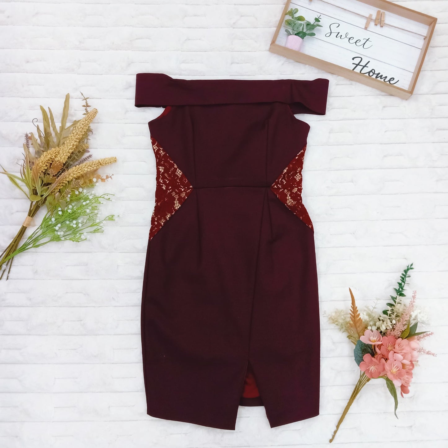 Off-Shoulder Lace-Trim Bodycon Mini Dress