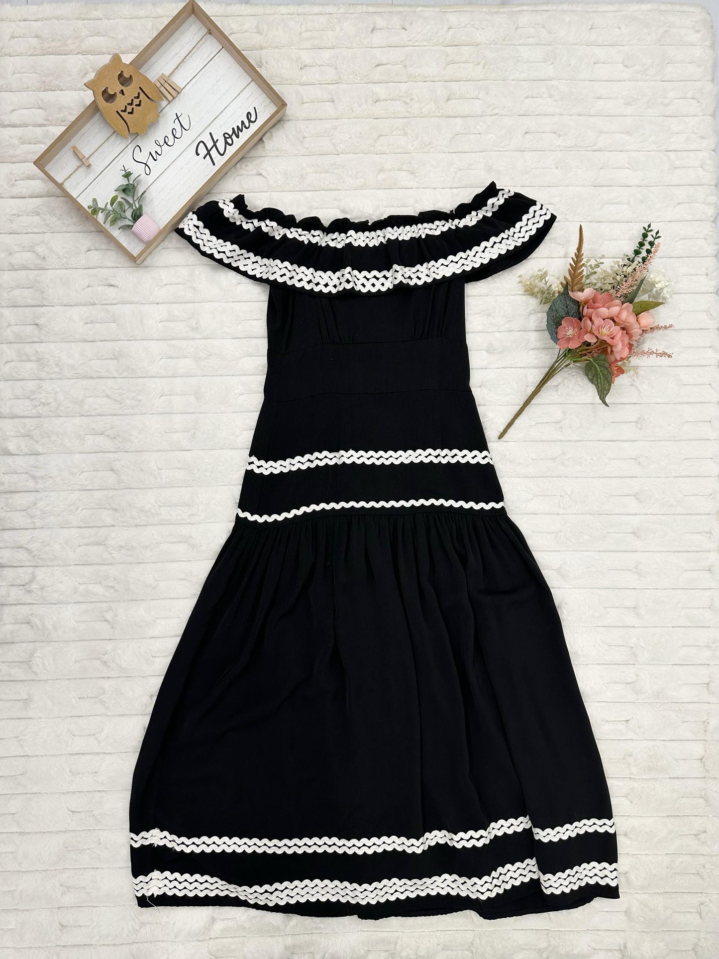 Off-Shoulder Embroidered Maxi Dress