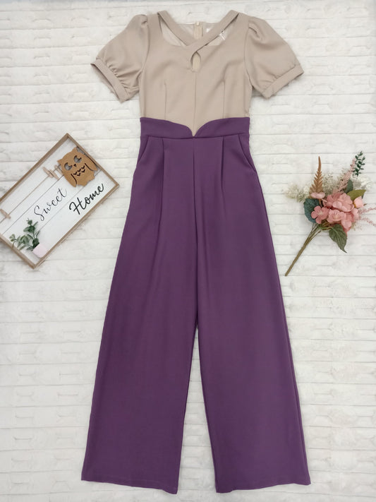 Keyhole Neckline Puff-Sleeve Two-Toned Jumpsuit