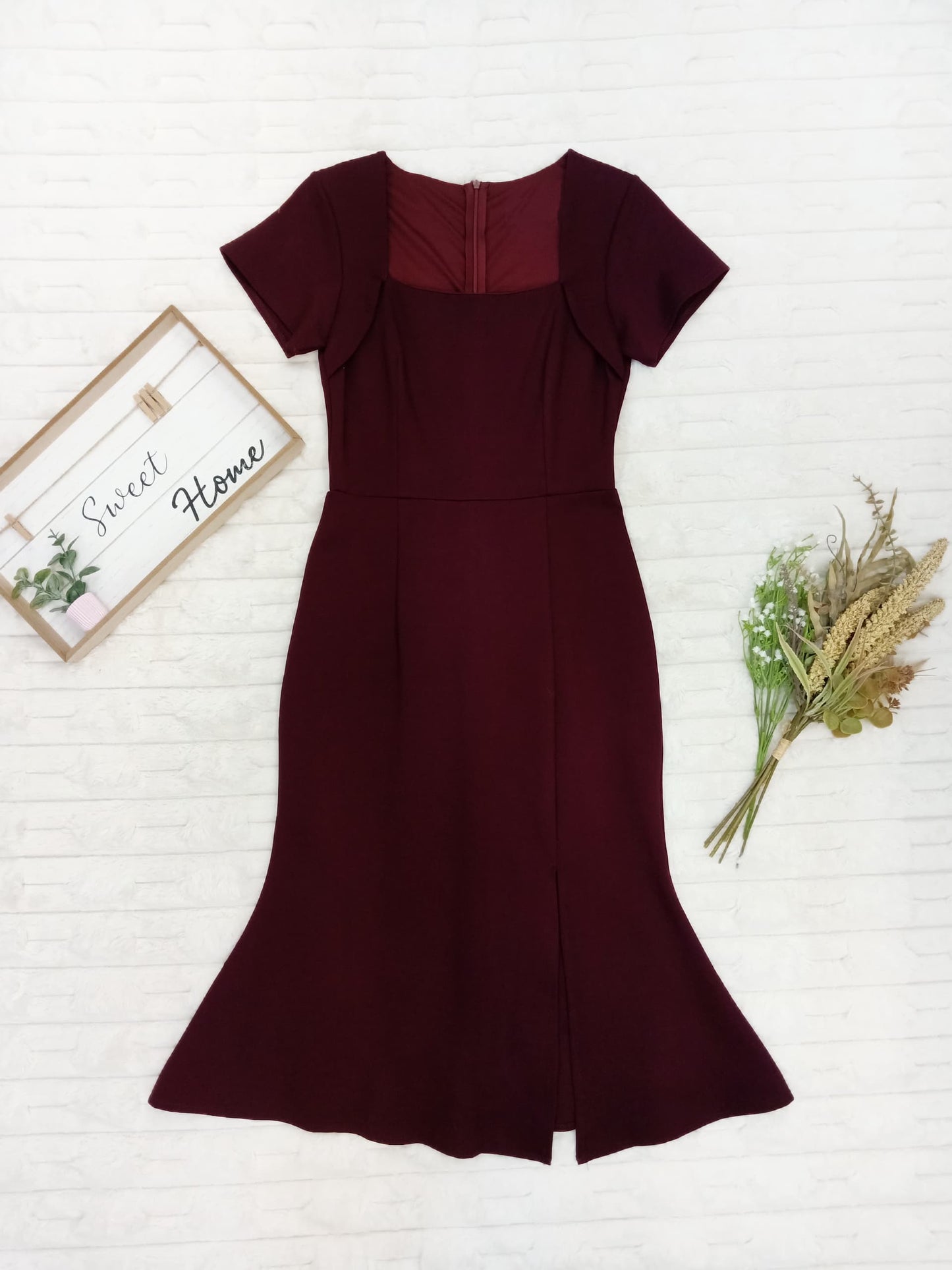 Square-Neck with Slit Mermaid Midi Dress