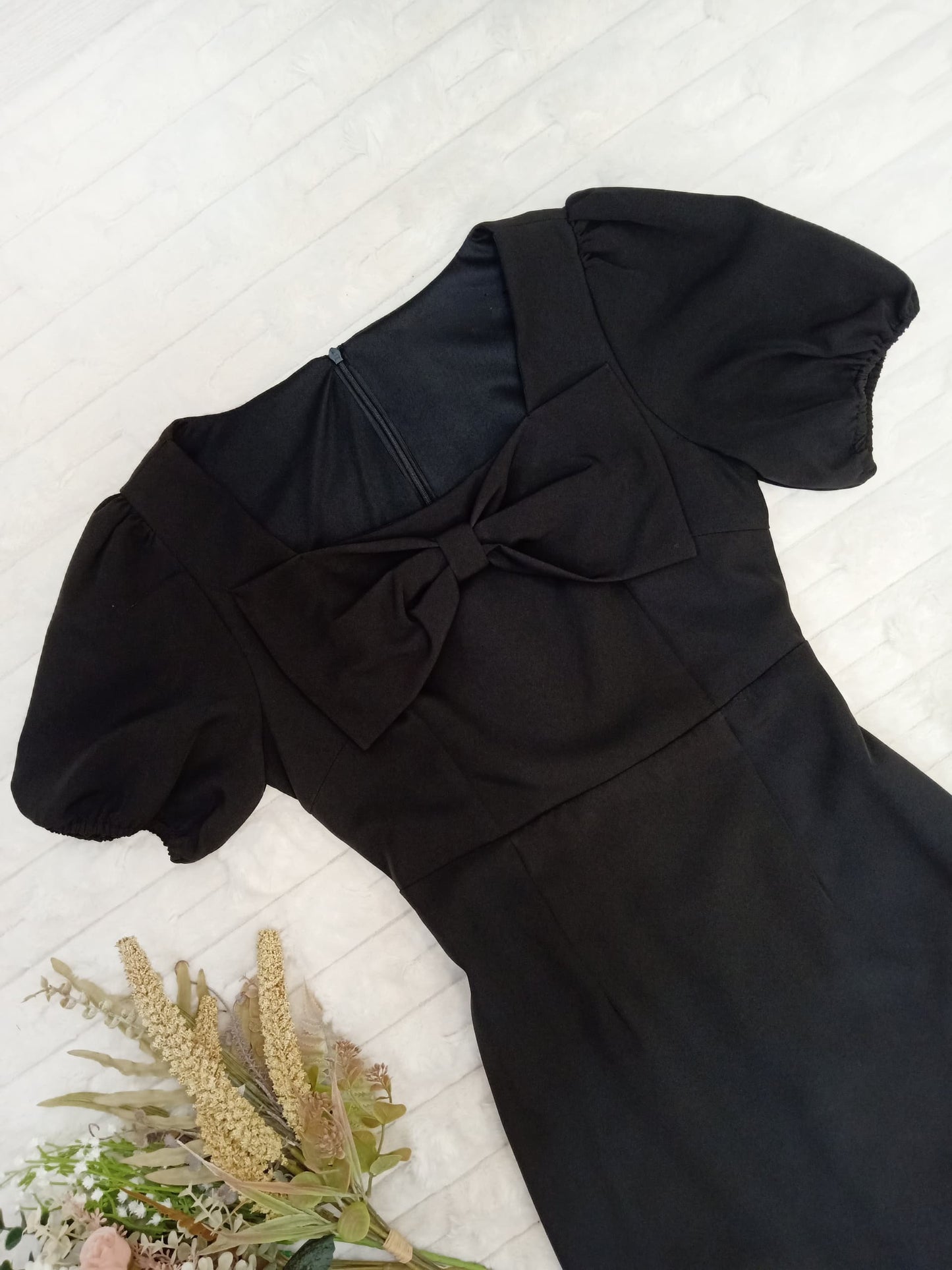 Puff-Sleeves Ribbon Front Mermaid Midi Dress