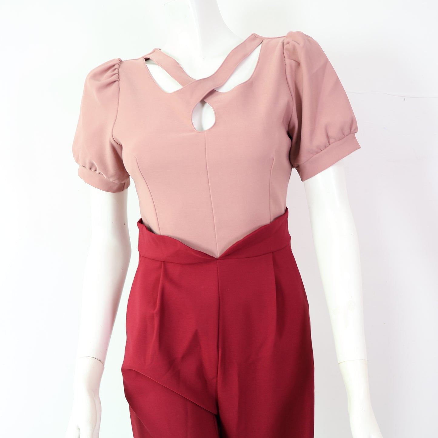 Keyhole Neckline Puff-Sleeve Two-Toned Jumpsuit