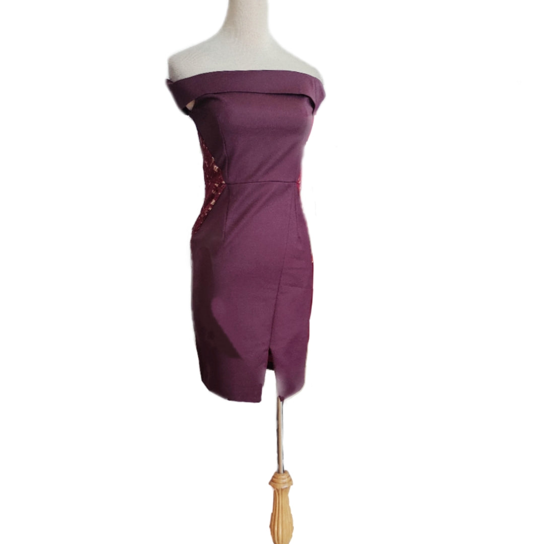 Off-Shoulder Lace-Trim Bodycon Mini Dress