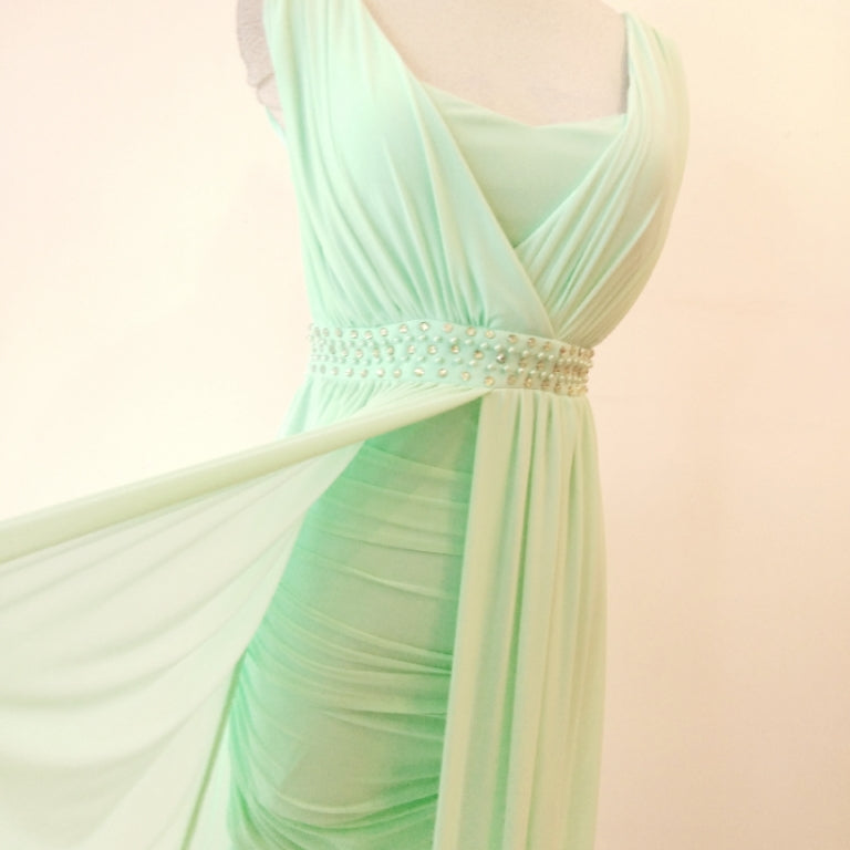 SIeeveless Overlay Gown